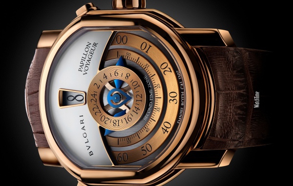 Дорогие часы на коричневом кожанном ремешке