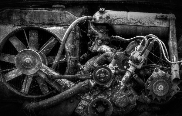 Старый железный двигатель