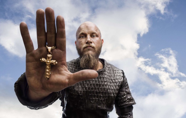 Крест на руке викинга