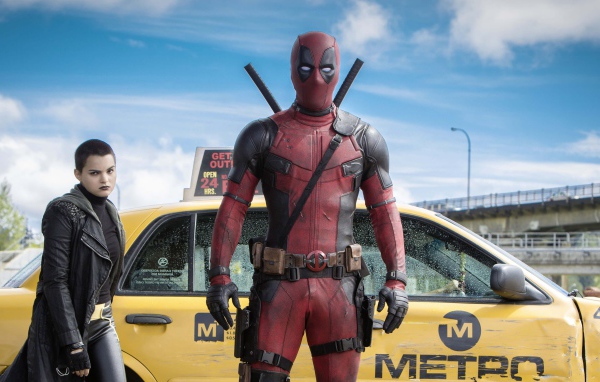 Дэдпул у такси