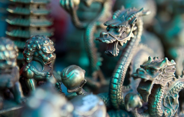 Статуэтки китайских драконов