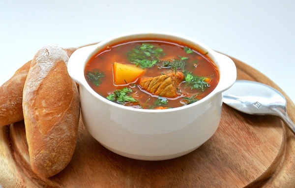 Мясной суп с булочками