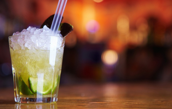 Напиток из лайма со льдом