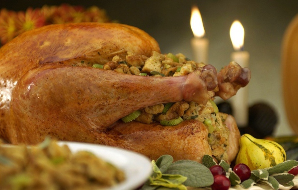 Запеченная фаршированная курица