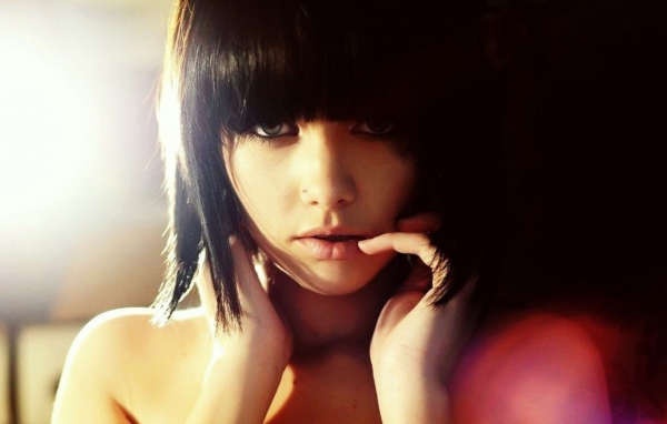 Красивая девушка Мелисса Кларк