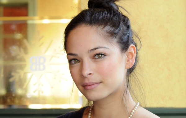 Ожерелье на шее Кристин Кройк