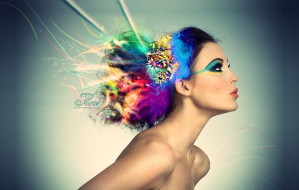 Радуга в волосах у девушки