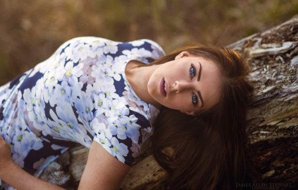 Голубоглазая девушка, фотограф Джеймс Стюарт