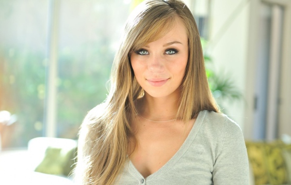 Сероглазая модель Капри Андерсон