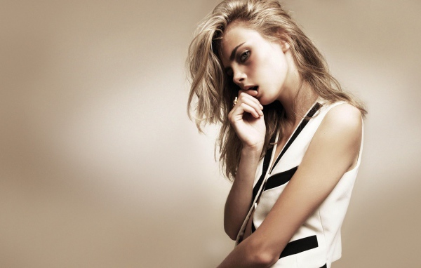 Топ модель Кара Делевинь