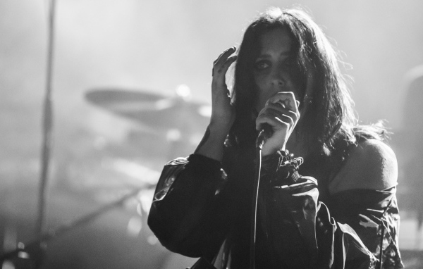 Знаменитая певица Челси Вулф