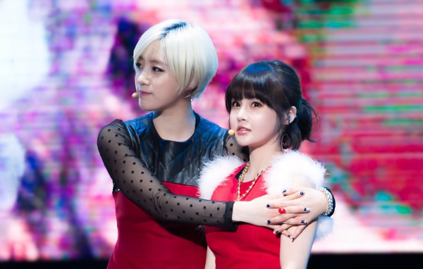 Две участницы группы T-ara