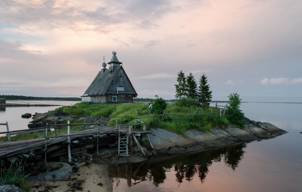 Часовня на островке