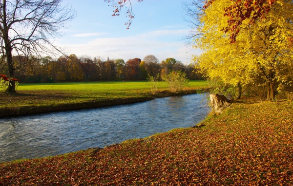 Речушка среди полей