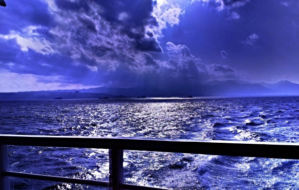 Синее море за бортом