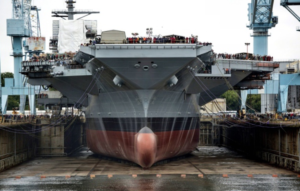 Авианосец в сухом доке