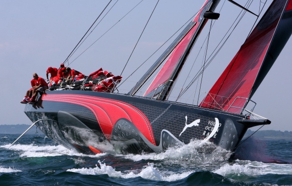 Яхта в фирменном стиле Пума