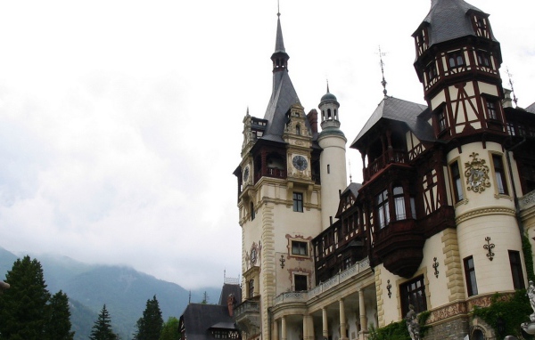 Замок Пелес в Румынии