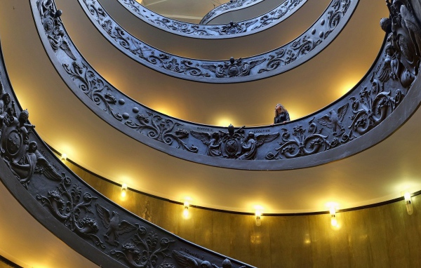 Лестница в здании Ватикана