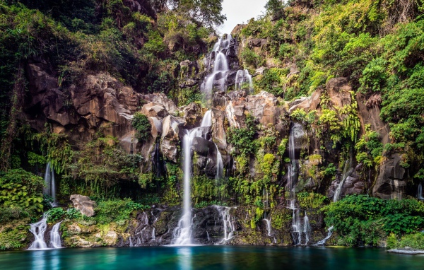 Водопад на скале, Франция