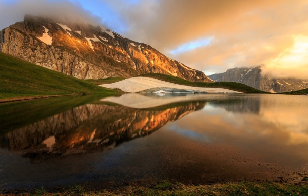 Озеро в горах, Греция