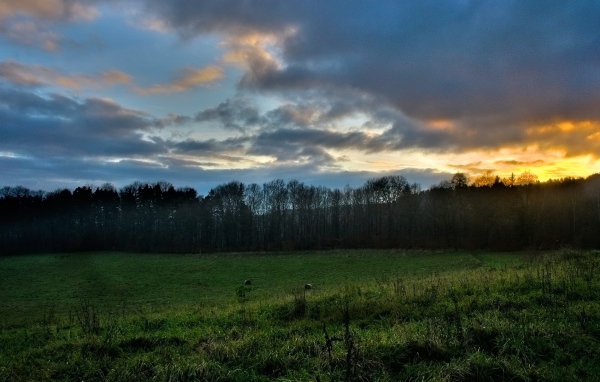 Красивый закат в Польше