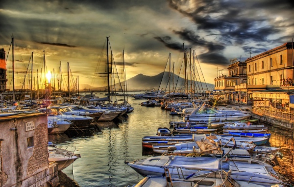 Лодки в порту, HDR фото