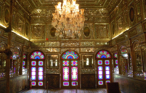 Интерьер дворца в Иране