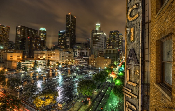 Парковка в ночном Лос-Анжелесе