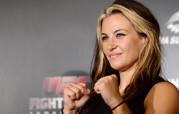 Спортивная девушка Миша Тейт