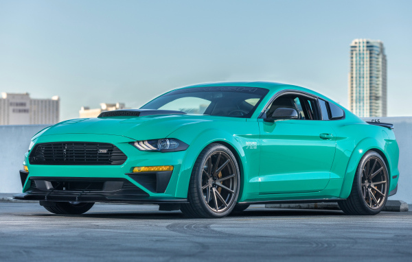 Быстрый автомобиль Roush Mustang 729, 2018