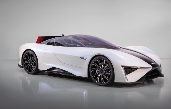 Стильный белый автомобиль Techrules Ren Supercar, 2017 