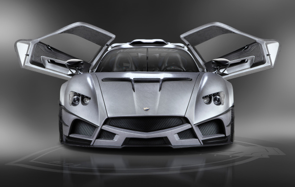 Суперкар Mazzanti Evantra Millecavalli 2017, серебристого цвета 