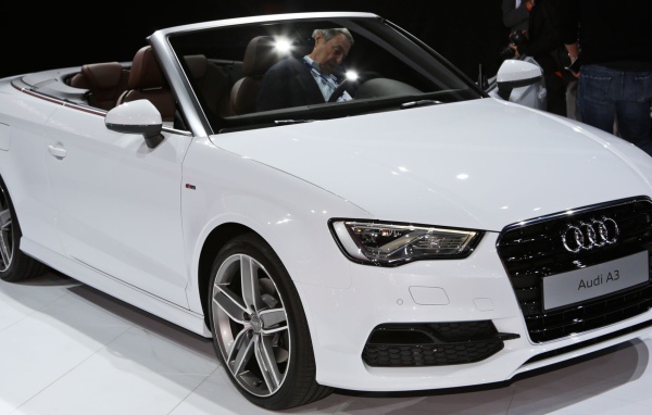 Белоснежный стильный Audi A3 2017 
