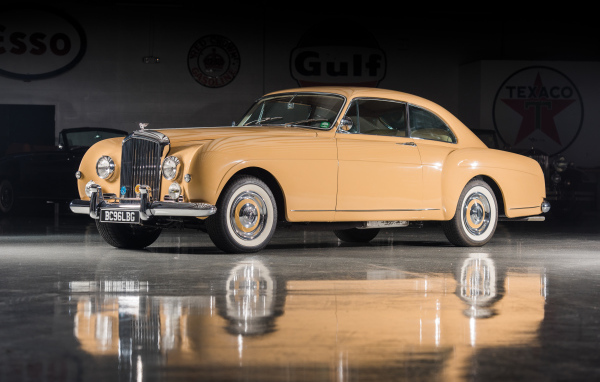 Retro car Bentley S1 Continental Sports Saloon by Mulliner LHD