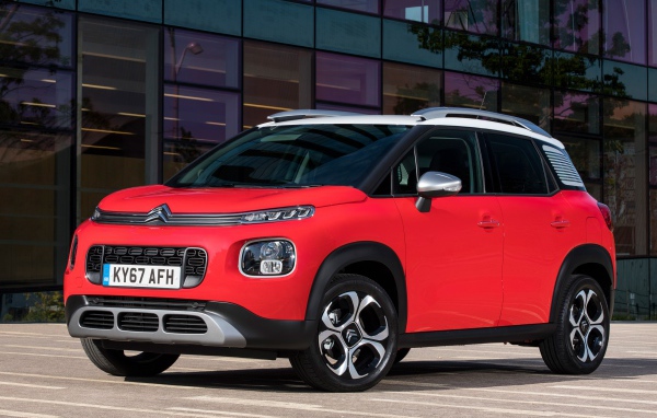Красный кроссовер Citroen C3 Aircross, 2017