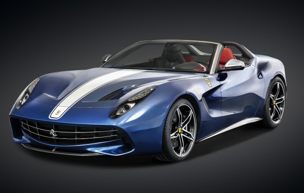 Стильный синий спортивный автомобиль Ferrari F60 America