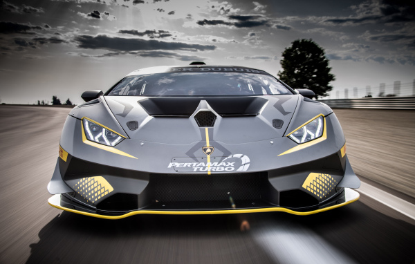 Спортивный автомобиль Lamborghini Huracan Super Trofeo EVO, 2018 вид спереди