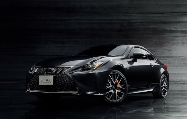 Представительный черный автомобиль Lexus RC 350 F SPORT Prime, 2017