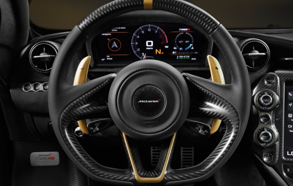 Кожаный руль автомобиля McLaren 720S, 2018