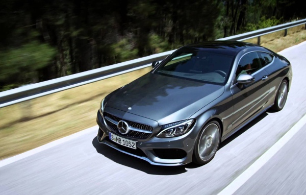 Mercedes-Benz C-Class Coupe 2017 года на трассе 