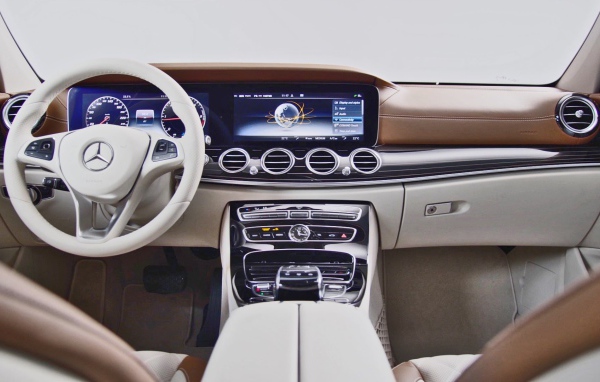 Салон Mercedes-Benz E-Class 2017 года