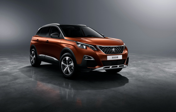 Коричневый кроссовер Peugeot 3008