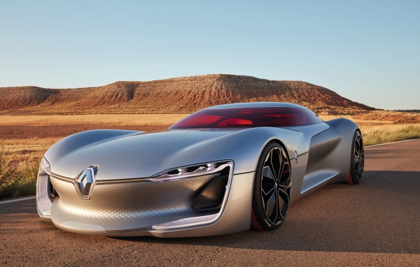 Серебристый стильный автомобиль Renault Trezor