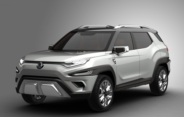 Серебристый внедорожник SsangYong XAVL, 2017