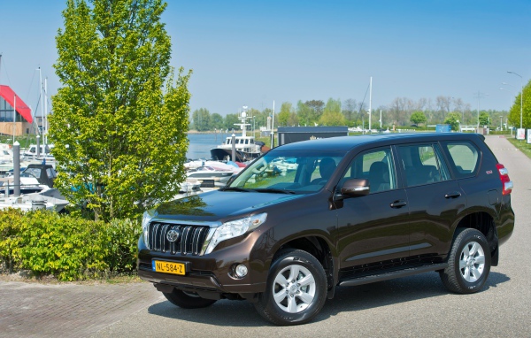 Внедорожник Toyota Land Cruiser Challenger, 2017 