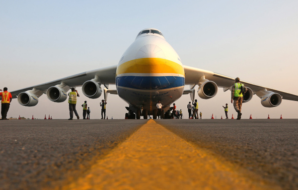 Проверка транспортного самолета АН -  225 Мрия перед взлетом 