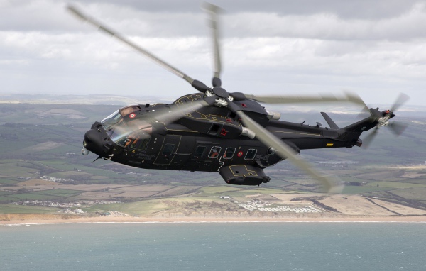 Французский военный вертолет HH-101A Caesar 