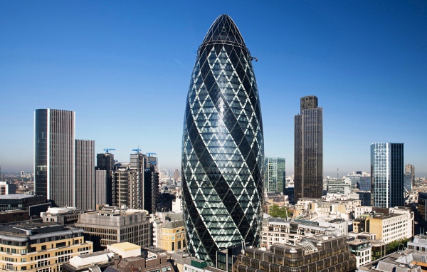 Необычный красивый небоскреб Мэри-Экс, Англия 