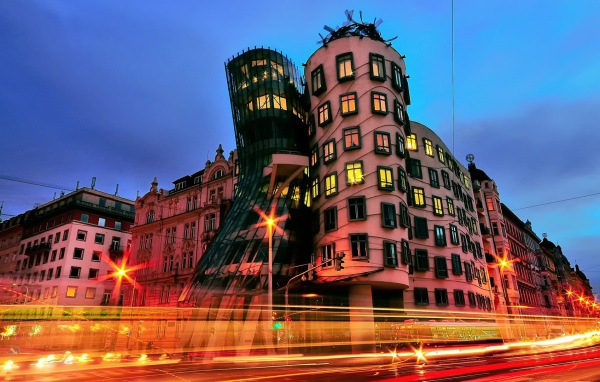 Необычный Танцующий дом,  Прага. Чехия 